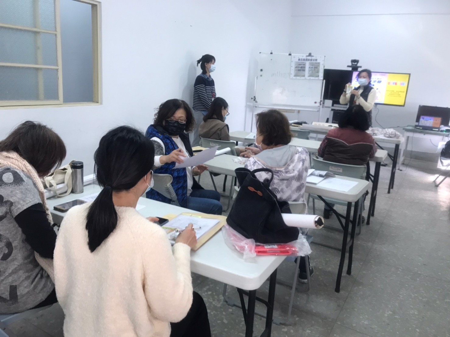 112年2月16日校園防疫會議照片3
