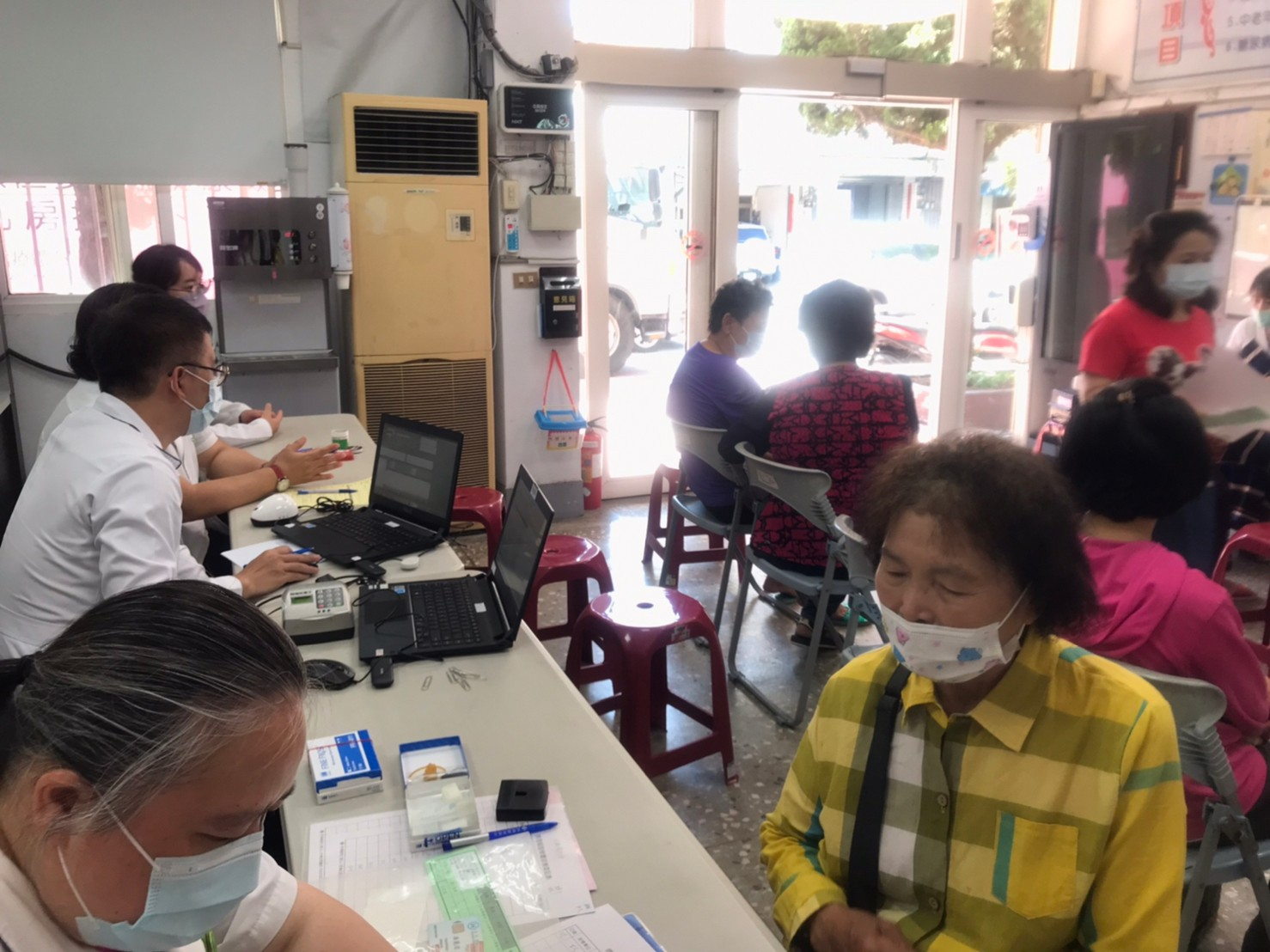 辦理婦癌篩檢活動照片 相本