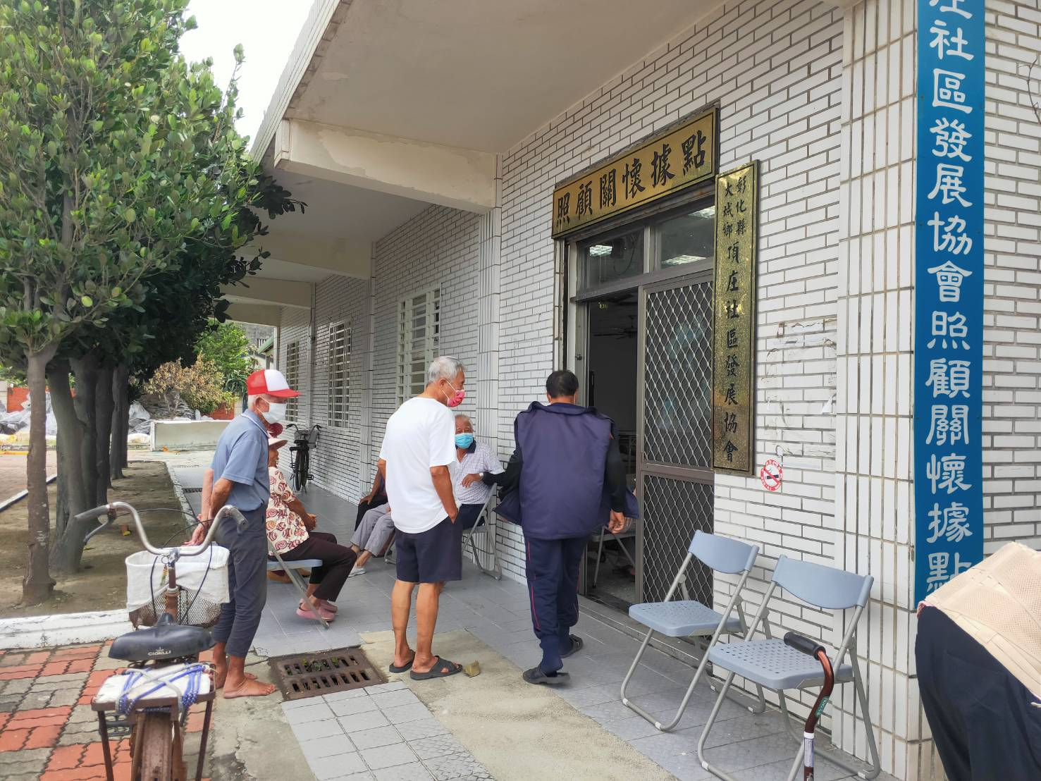 1121007頂庄村流感施打設站照片1