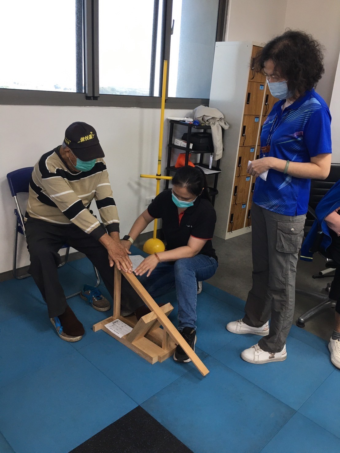 113年11月26日老人會C據點長者體驗不老健身房照片3