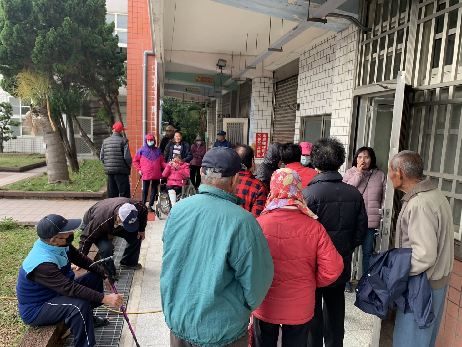 114年1月3日潭墘國小子宮頸抹片及成人健檢設站服務照片2