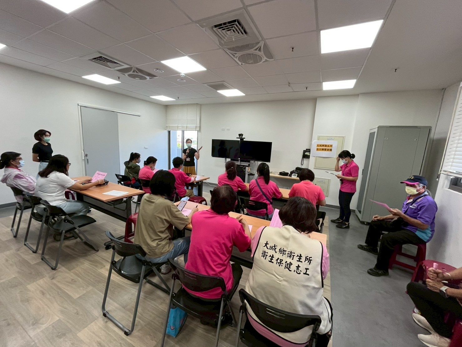 1140925志工聯繫會議照片6