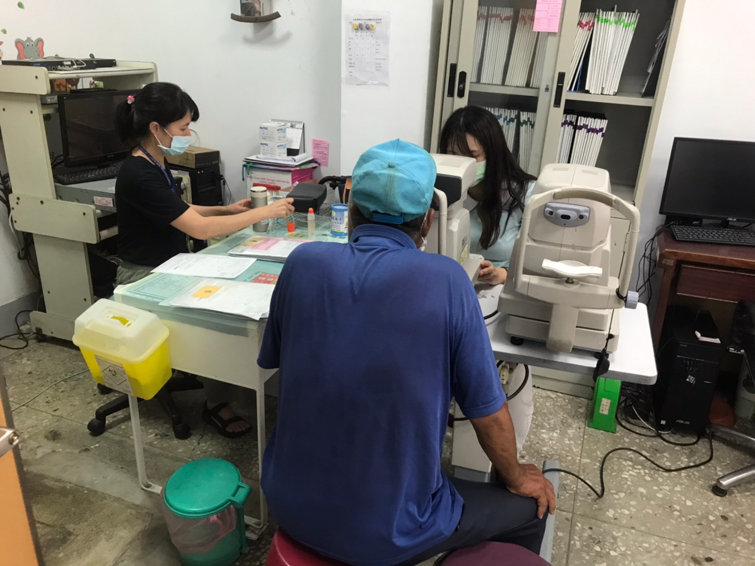 1090709麗晴眼底檢查 相本