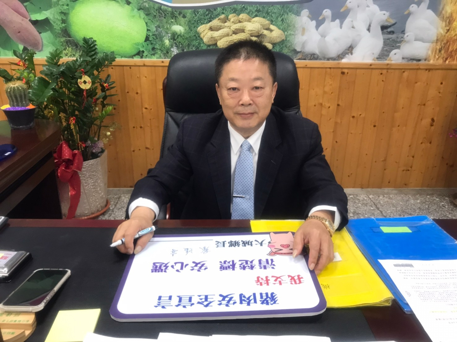 鄉長簽署安心豬肉宣言照片3