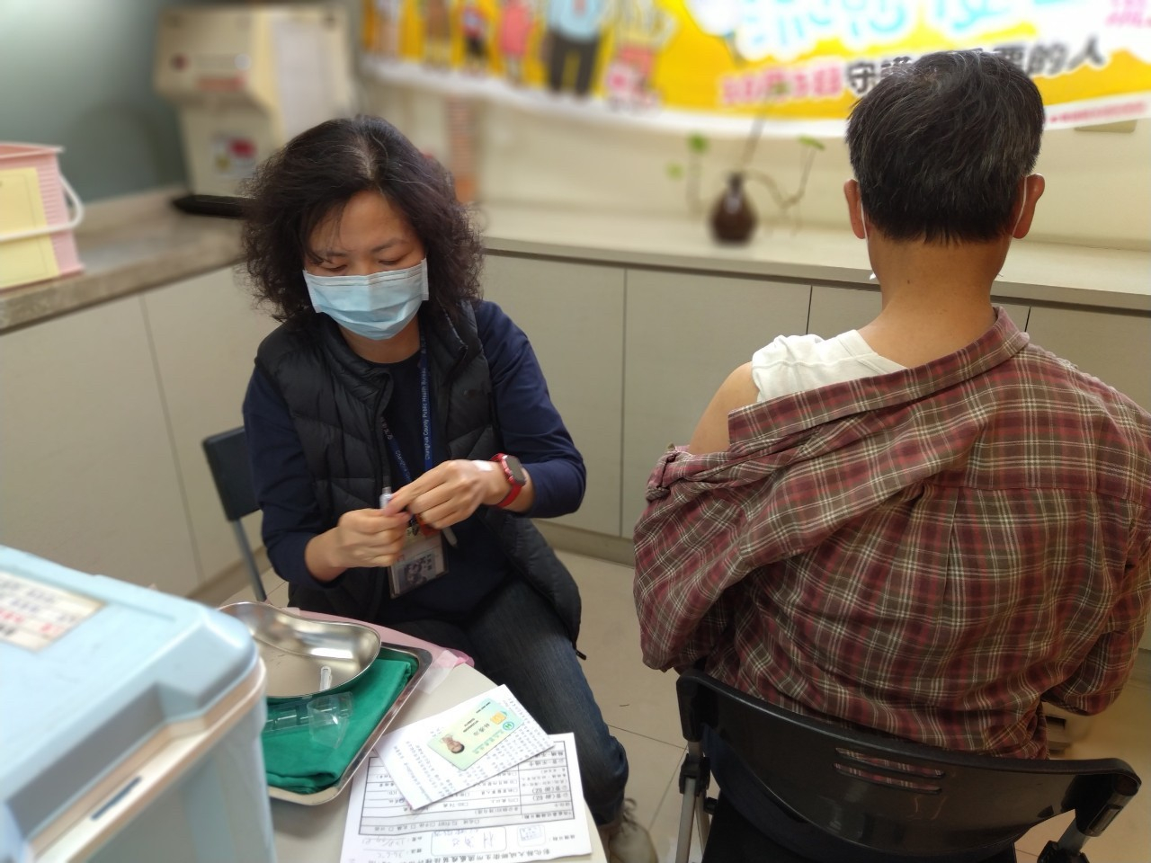 1100311流感設站-碁富食品公司照片1